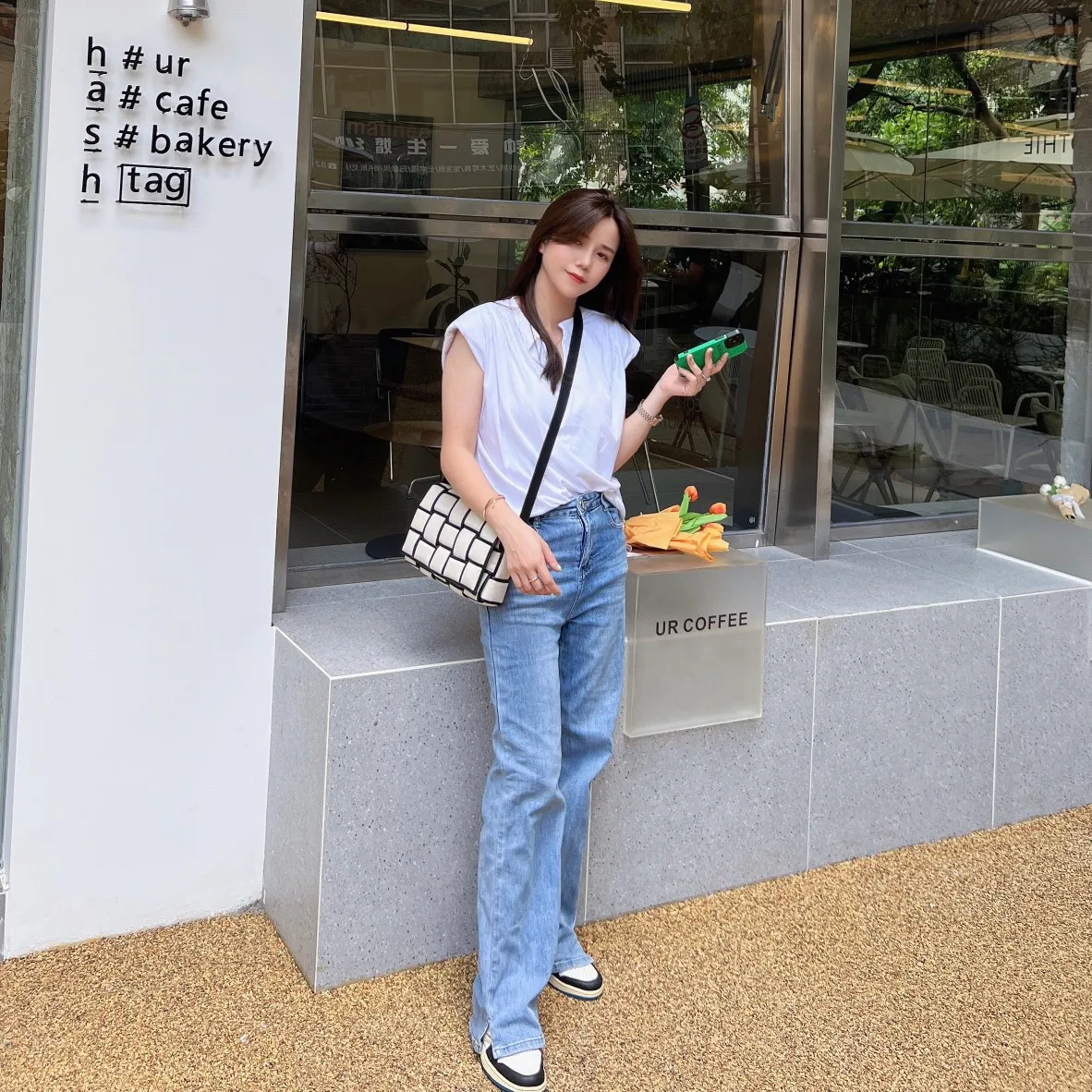 A casual upper body photo, a must-have for lazy people. You don’t have to think about matching when you go out, but it still has a casual and high-end feel.